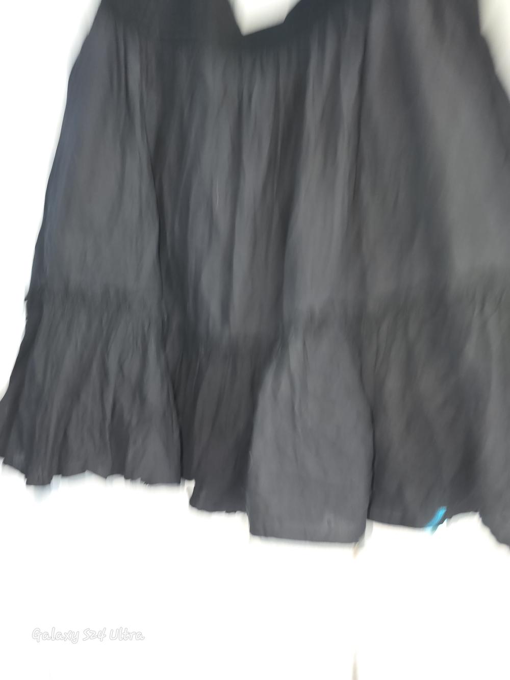 Classic Black Women's Ruffled Skirt Size L